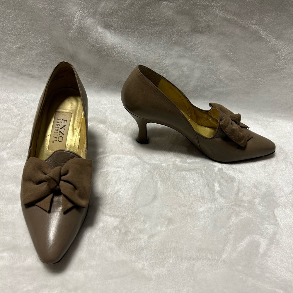 Women’s Enzo Angiolini brown pointed close toe suede bow pumps high heels 7